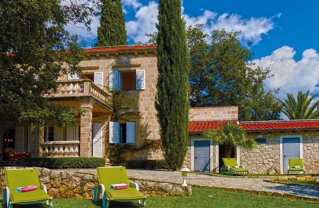 Villa in Čilipi near Dubrovnik with Pool