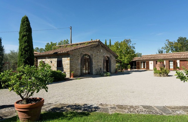 Villa in Cortona near Beach & Golf Courses