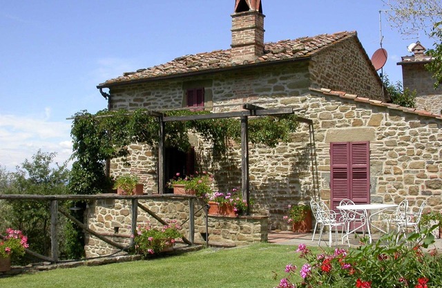 Villa in Cortona with 3 bedrooms sleeps 7