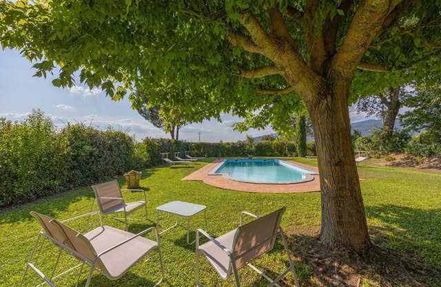 Villa in Cortona with Pool and Panoramic Views