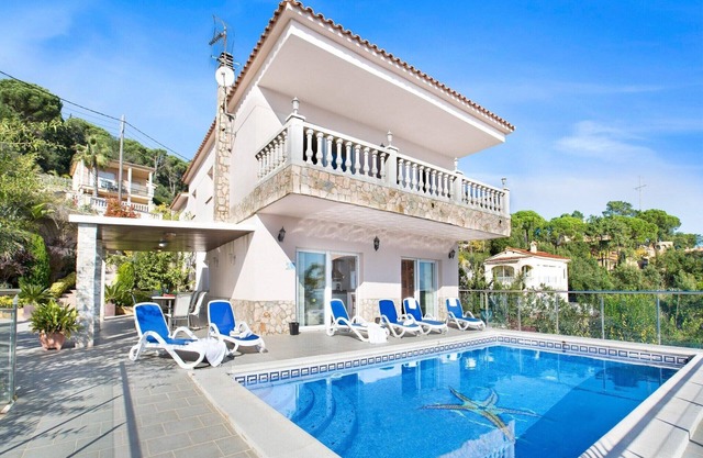 Villa in Costa Brava with Sea View & Pool