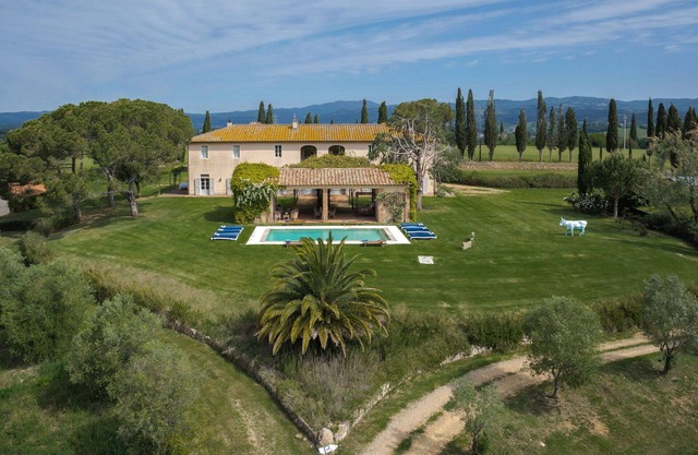 Villa in Gavorrano with 7 bedrooms sleeps 14