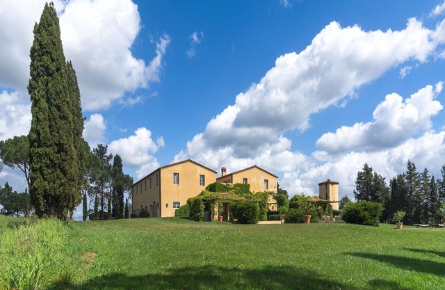 Villa in Gavorrano with 9 bedrooms sleeps 18