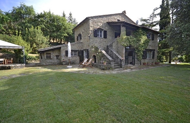 Villa in Il Castagno with 3 bedrooms sleeps 7