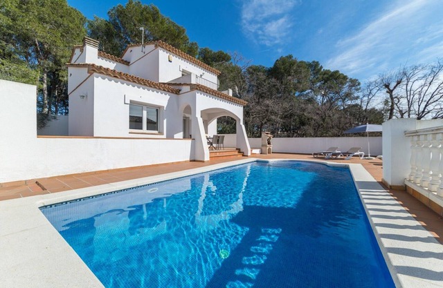 Villa in L’Escala near Riells Beach
