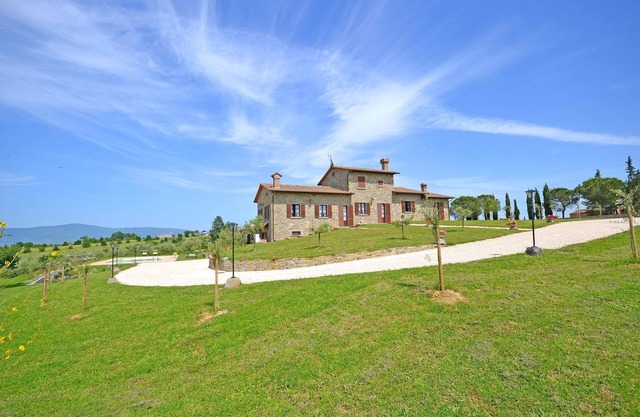 Villa in La Villa-farneta with 7 bedrooms sleeps 13