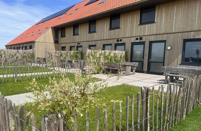 Villa in Leons with Sloop Rentals