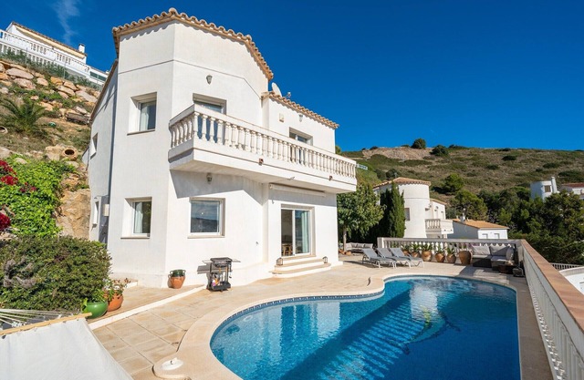 Villa in L’Escala with Private Pool & Garden