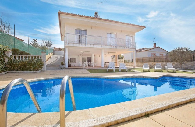 Villa in Lloret de Mar with Private Pool