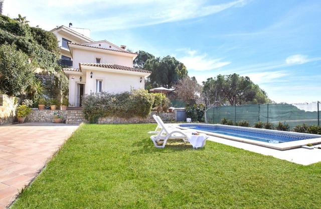 Villa in Lloret de Mar with Private Pool
