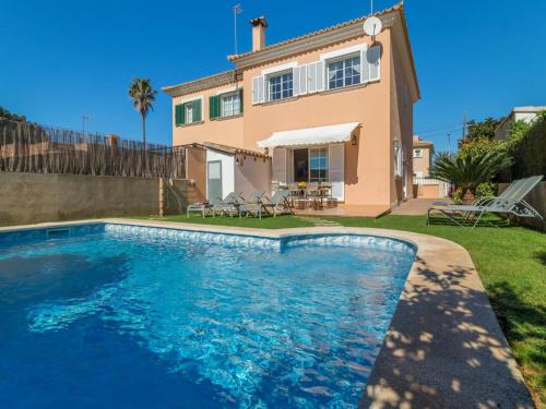 Villa in Llucmajor with Private Pool