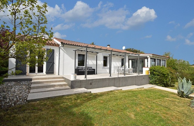 Villa in Malves near Carcassonne Pool