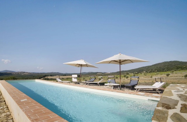 Villa in Manciano with 5 bedrooms sleeps 10