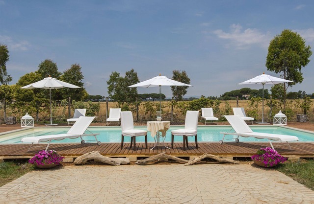 Villa in Marina Velca with 11 bedrooms sleeps 24