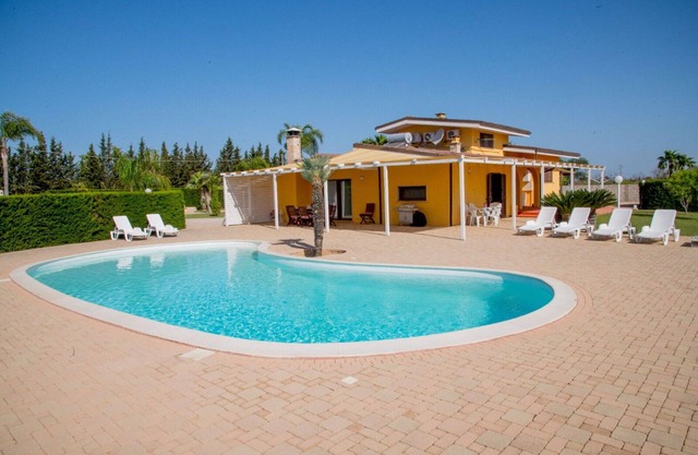 Villa in Melissano with 4 bedrooms sleeps 8