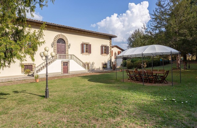 Villa in Mugello Hills with Private Pool