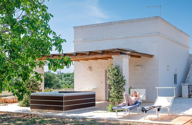 Villa in Ostuni with 1 bedrooms sleeps 2