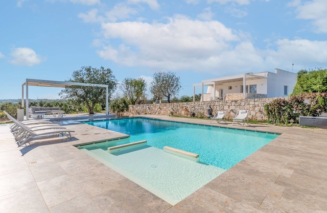 Villa in Ostuni with 3 bedrooms sleeps 6