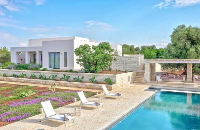 Villa in Ostuni with 6 bedrooms sleeps 11