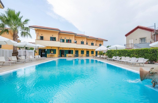 Villa in Paestum near Golden Sand Beach