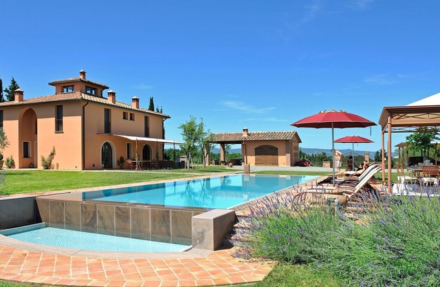 Villa in Peccioli with private pool
