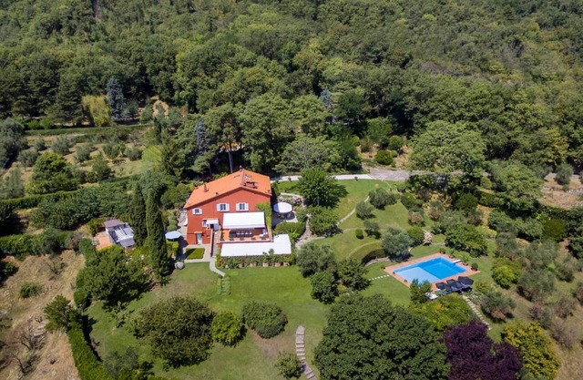 Villa in Picille with 3 bedrooms sleeps 6