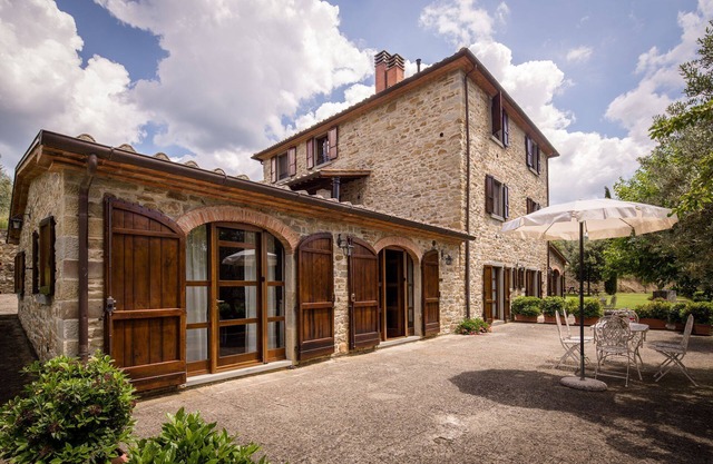 Villa in Pieve Di Chio with 8 bedrooms sleeps 17