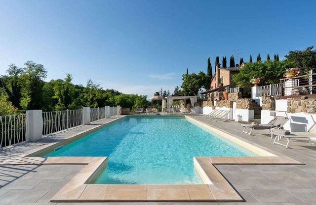 Villa in Pillo with 7 bedrooms sleeps 14