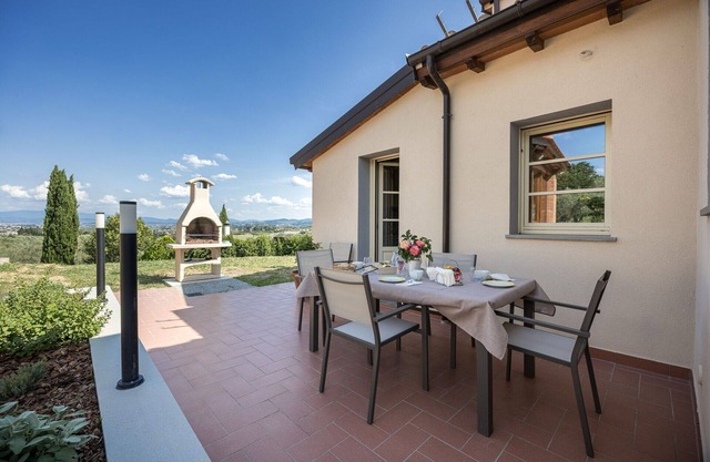Villa in Poggio A Caiano with 2 bedrooms sleeps 4