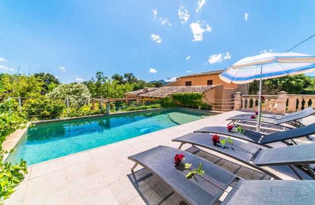 Villa in Pollensa with Pool and Tennis Court