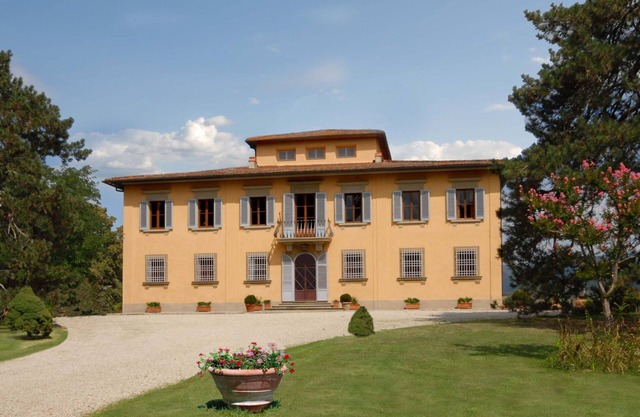 Villa in Ponte A Vicchio with 7 bedrooms sleeps 14