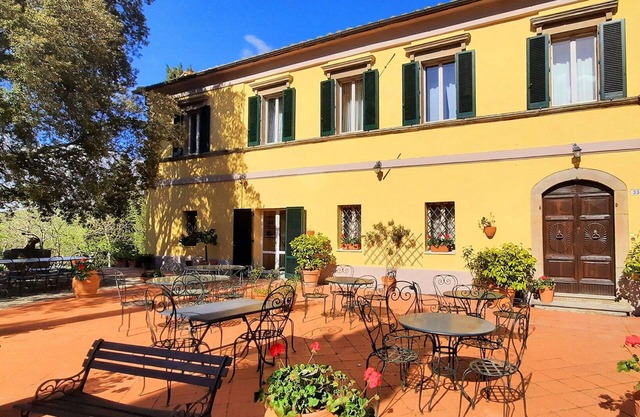 Villa in Radicofani with 13 bedrooms sleeps 28