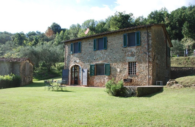 Villa in San Gennaro with 3 bedrooms sleeps 6