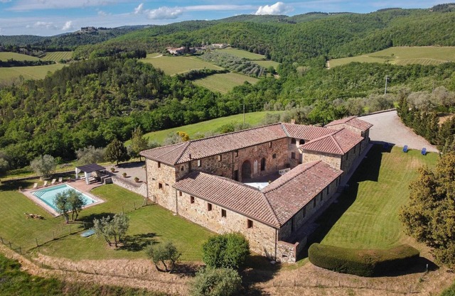 Villa in San Leonino with 6 bedrooms sleeps 12