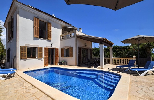 Villa in Santanyí with Private Pool & BBQ