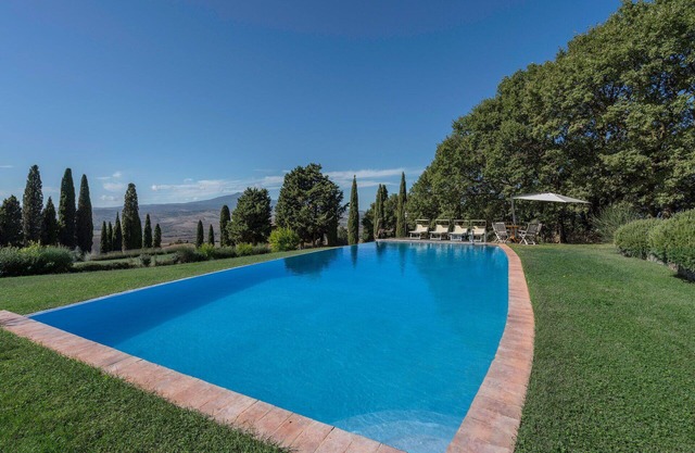 Villa in Sarteano with 3 bedrooms sleeps 6