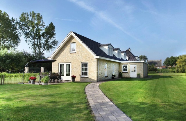 Villa in Schoorldam with Garden