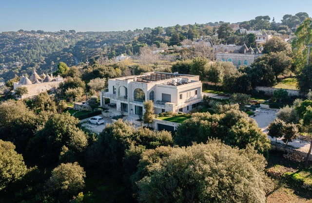 Villa in Selva Di Fasano with 4 bedrooms sleeps 8