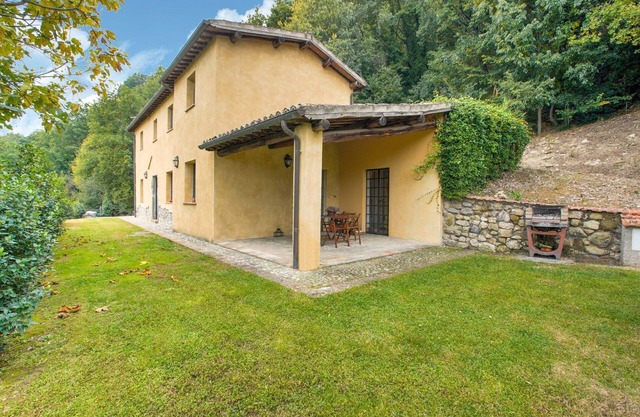 Villa in Sermugnano with Pool & Garden