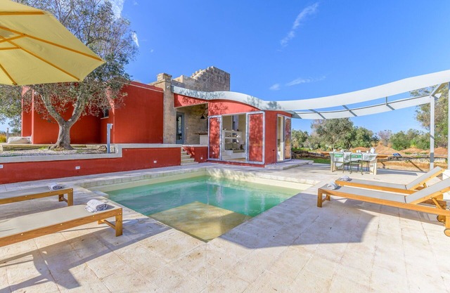 Villa in Serranova with 2 bedrooms sleeps 4