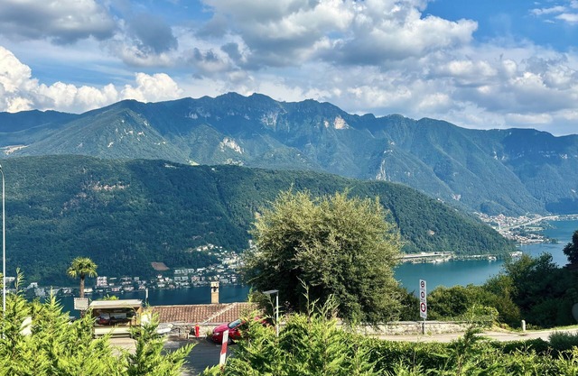 Villa in the countryside with lake view - relaxation 10 min. from the city!