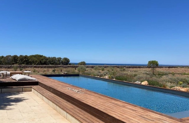 Villa in the Park facing the sea with swimming pool