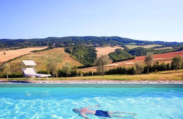 Villa in Todi, superb views, private pool, maid service, trattoria 5 mins walk