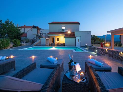 Villa in Ugljane with private pool