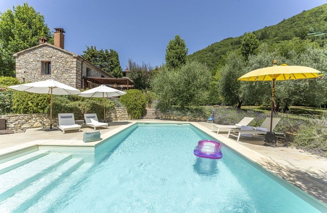Villa in Vaiano with 1 bedrooms sleeps 5