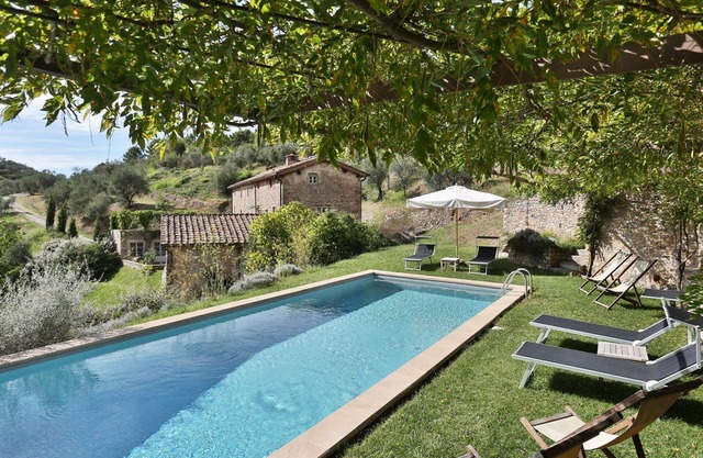 Villa in Vorno with 5 bedrooms sleeps 10