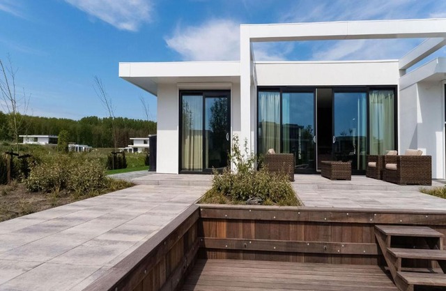 Villa in Zeewolde by Veluwemeer Beach