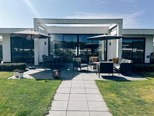 Villa in Zeewolde with Private Jetty