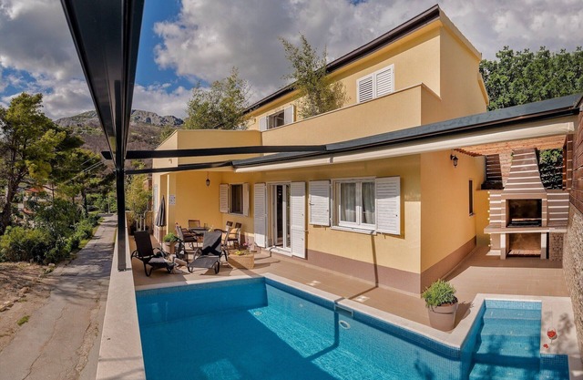 Villa in Žrnovnica with Heated Saltwater Pool