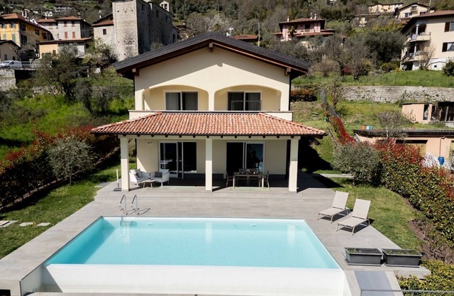 Villa Incanto a spectacular Villa with view of the lake and mountains